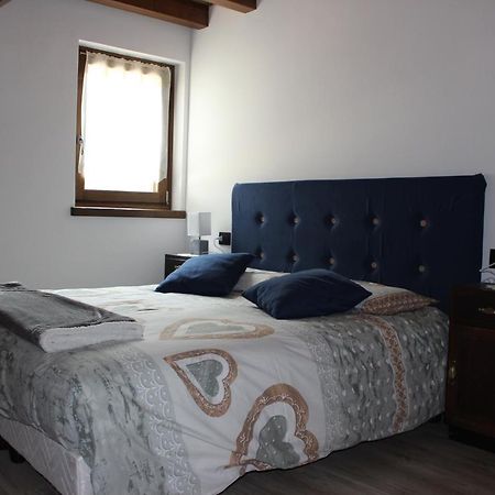 Durmi E Insumiasci Bed & Breakfast Forni Avoltri Bagian luar foto