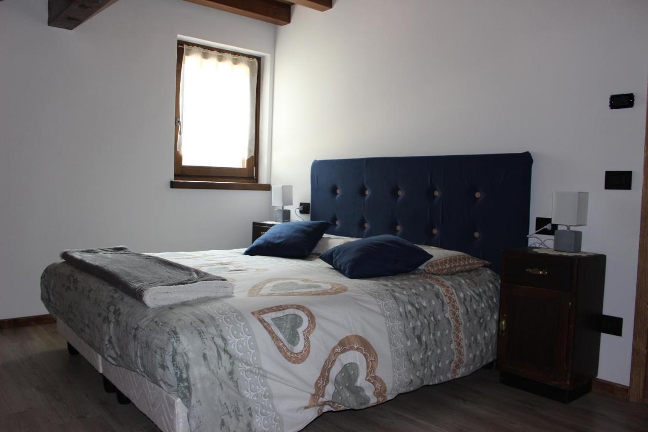 Durmi E Insumiasci Bed & Breakfast Forni Avoltri Bagian luar foto