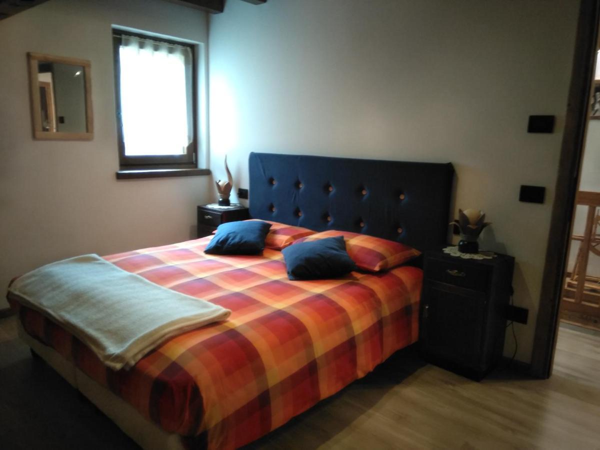 Durmi E Insumiasci Bed & Breakfast Forni Avoltri Ruang foto